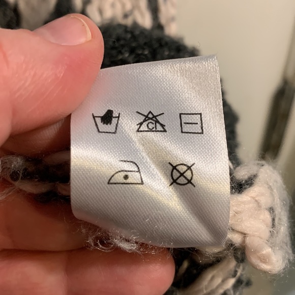 Woman’s Kismet Sweater - Picture 6 of 10